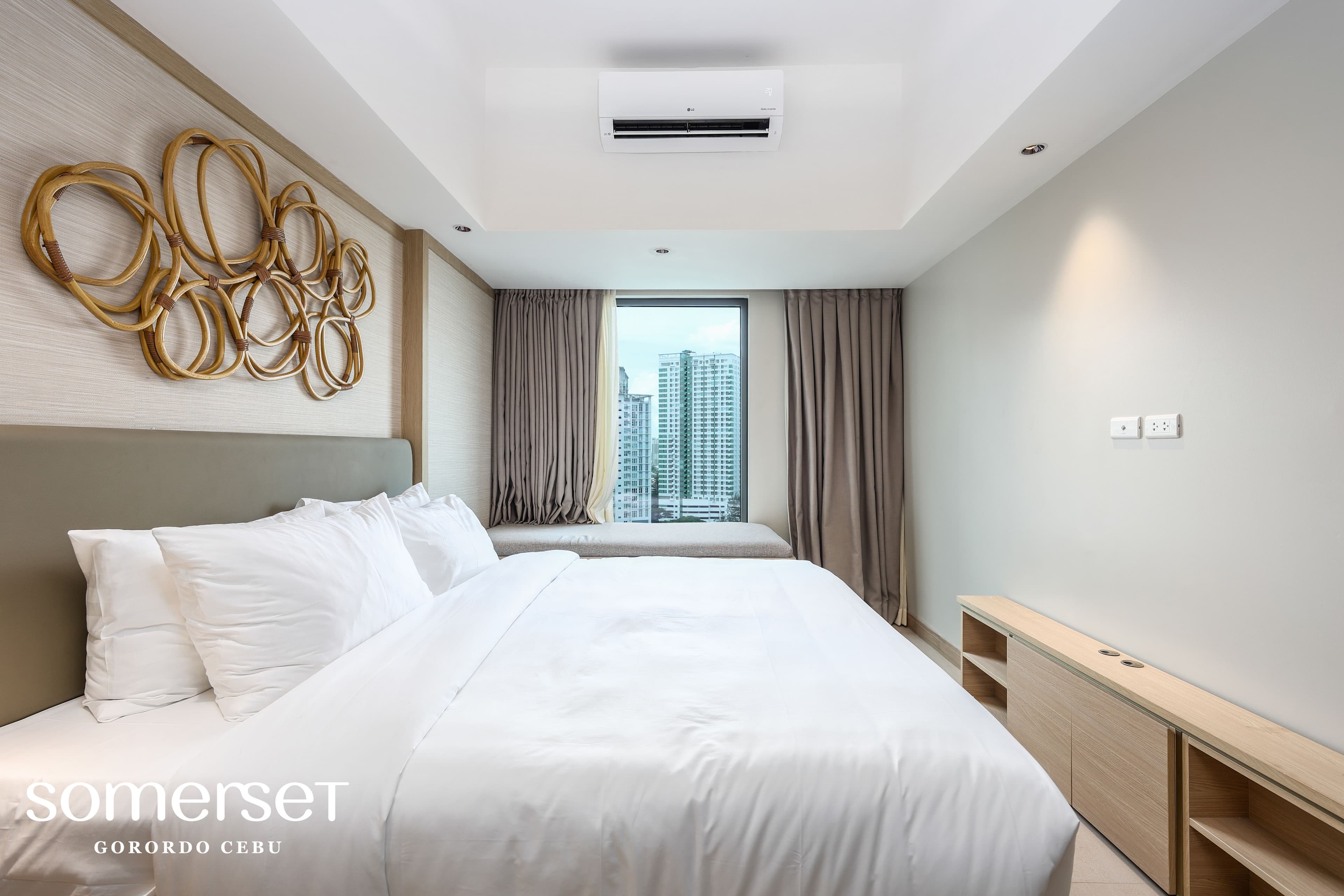 Dual-Key 2-Bedroom Suite